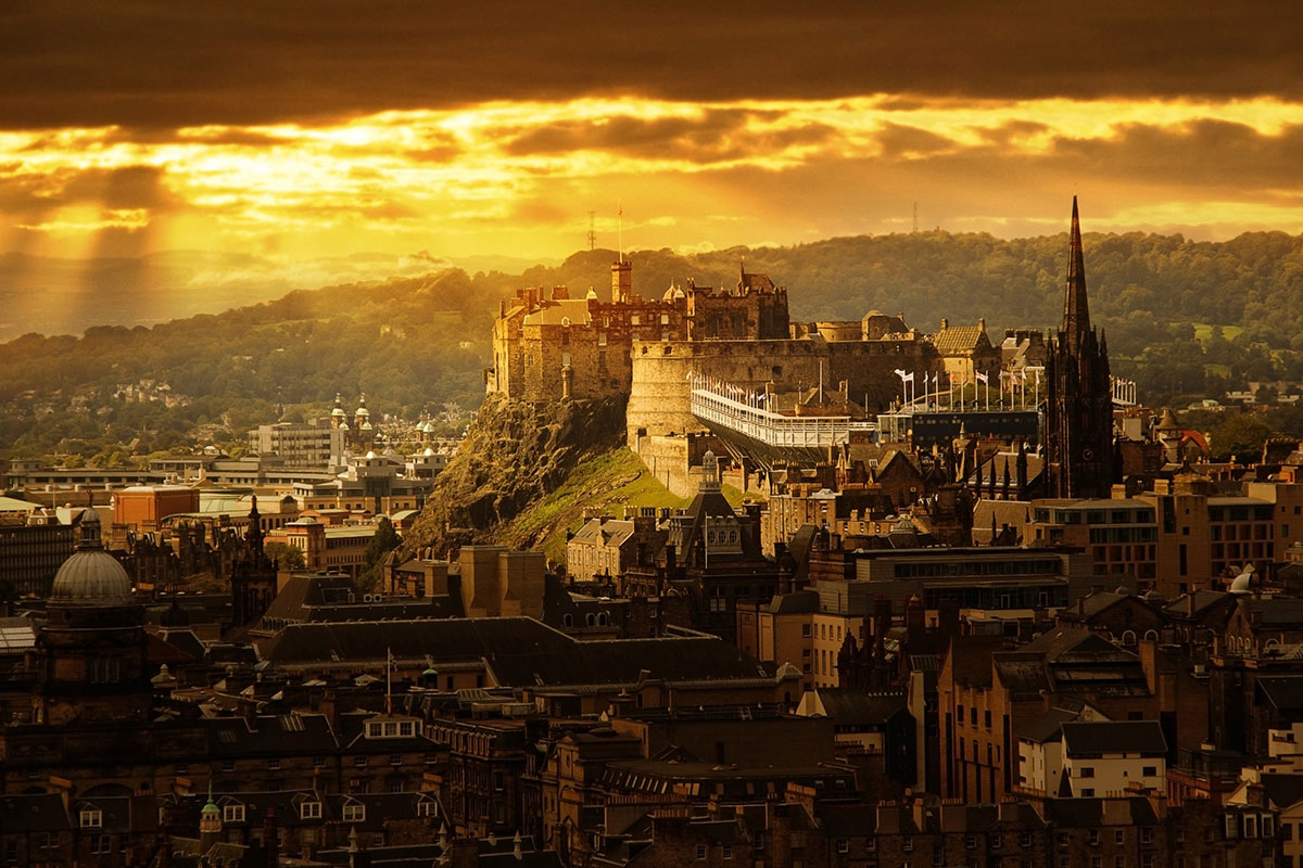 Edinburgh-castle-sunset