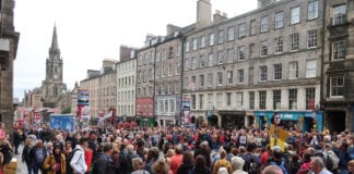 Edinburgh Festival crowd