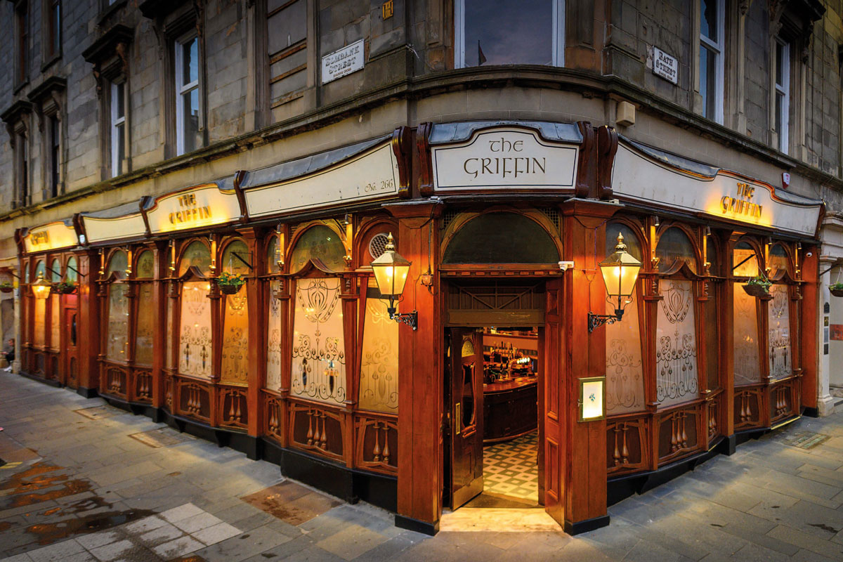 Exterior of the Griffin pub in Glasgow