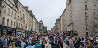 Tourists on Edinburgh's Royal Mile